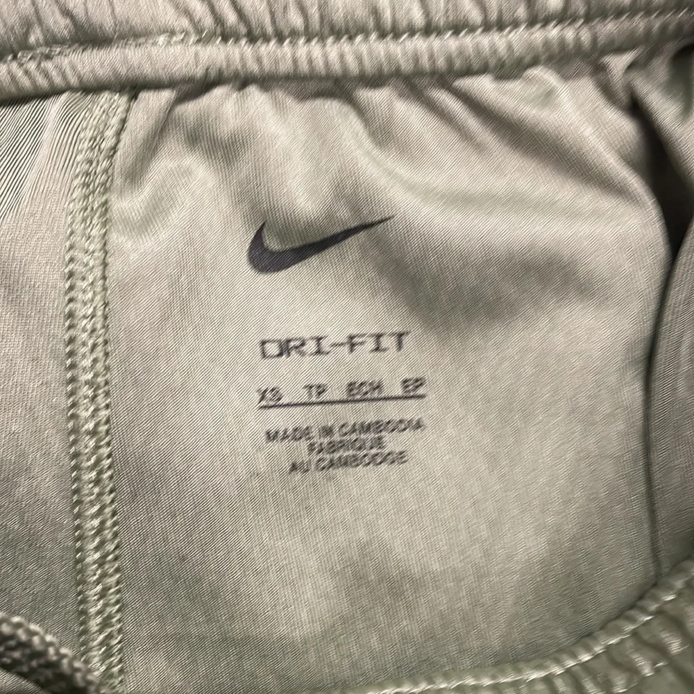 Nike Girls Crossover Dri-Fit Basketball Standard Fit Shorts, 2 pairs - Picture 12 of 12